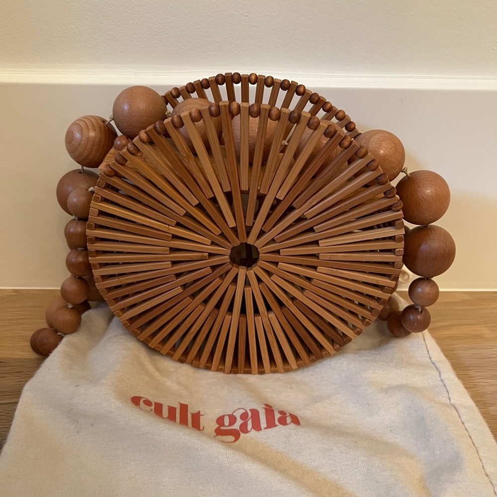 Cult Gaia round wood bag